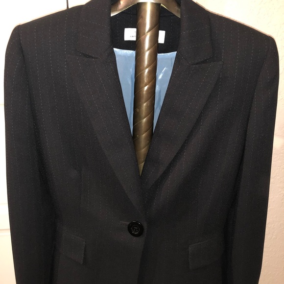 Tahari Blazer - Picture 2 of 6